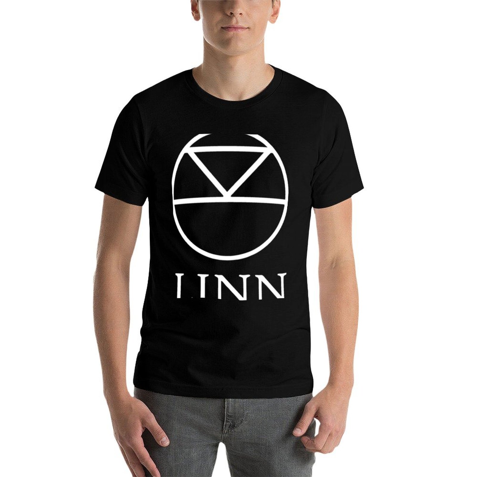 BEST SELLER - T-shirt Linn Pro - Anime Merchandise T-Shirts recensione e prezzo